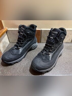 Columbia Men's Black Waterproof Hiking Boots size 10.5